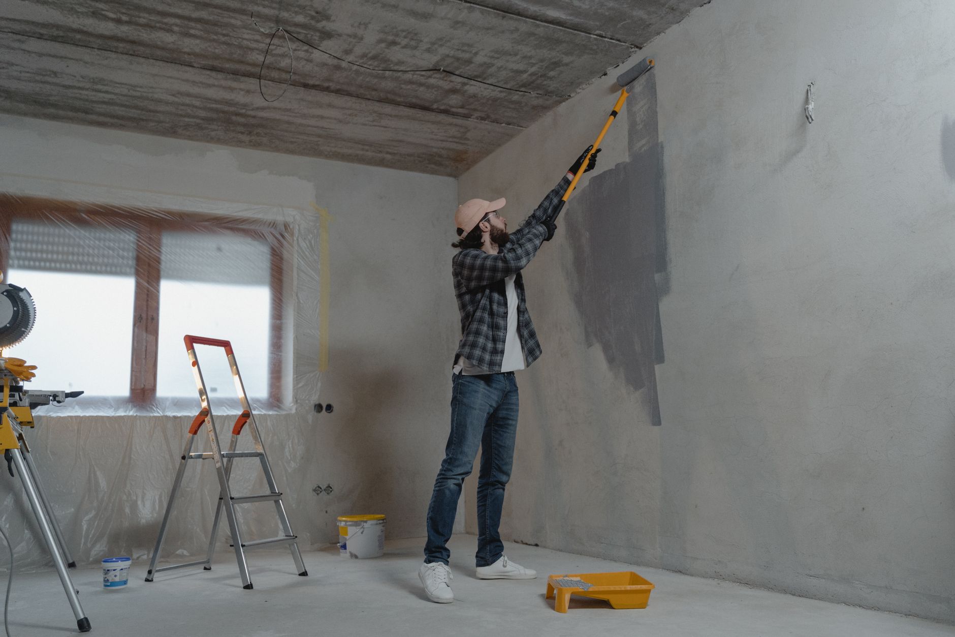 Peintre en bâtiment équipe à La Rochelle